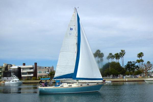 1980 Pearson 365 Sloop