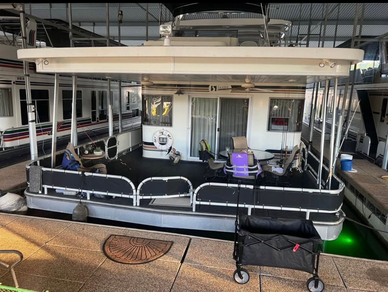 2005 Sharpe House boat 18Ft X 87Ft