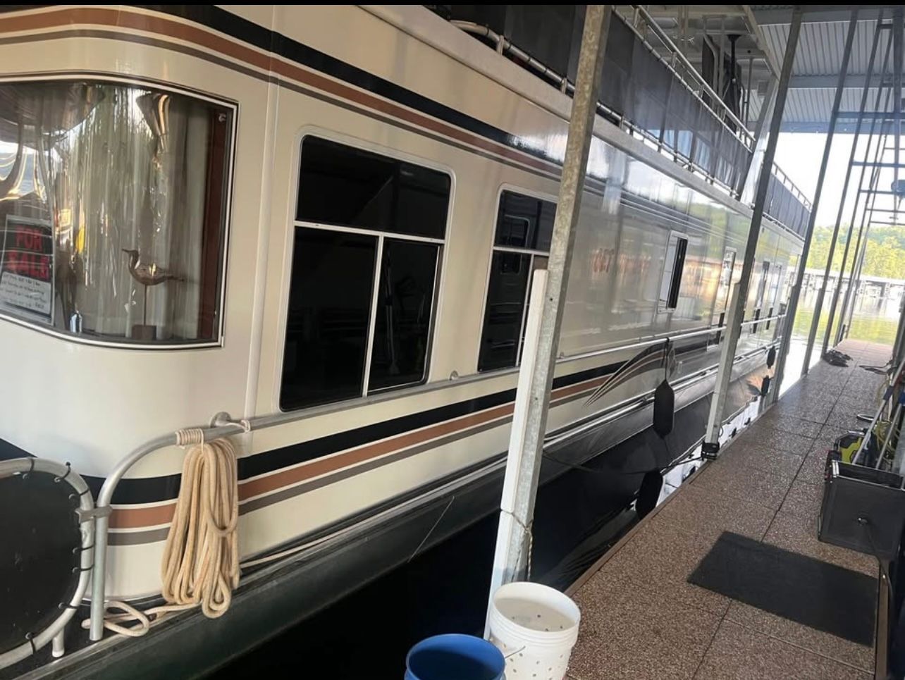 2005 Sharpe Yacht