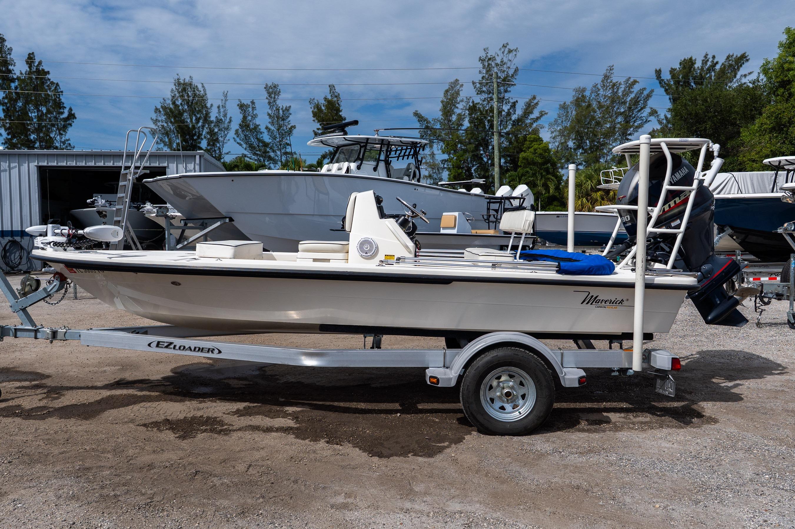 2022 Maverick 17 HPX-V