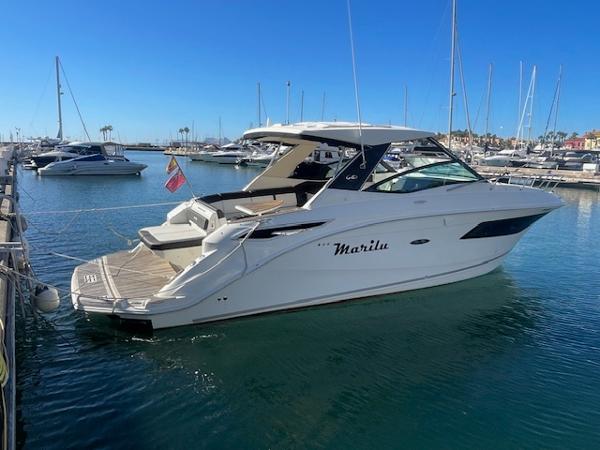 2018 Sea Ray 320 Sundancer