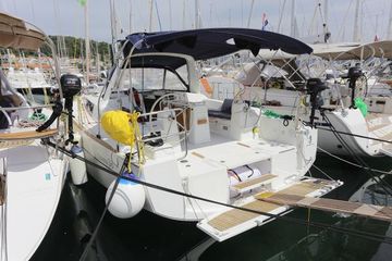 2016 Beneteau Oceanis 38