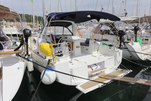 Beneteau Oceanis 38