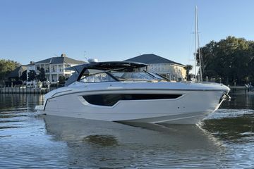 2025 Cruisers Yachts 38 GLS OB