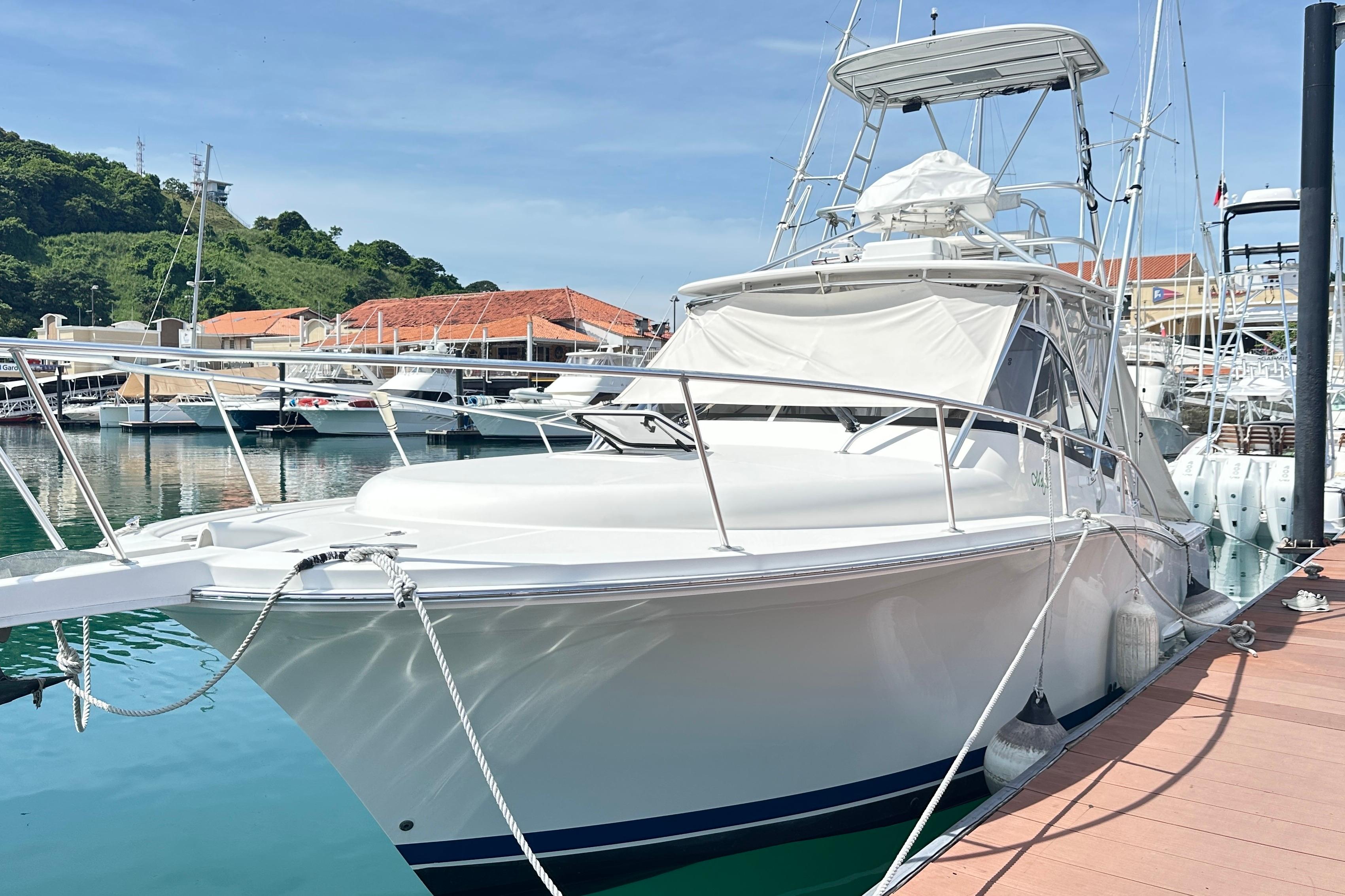 2008 Luhrs 31 Hard Top IPS
