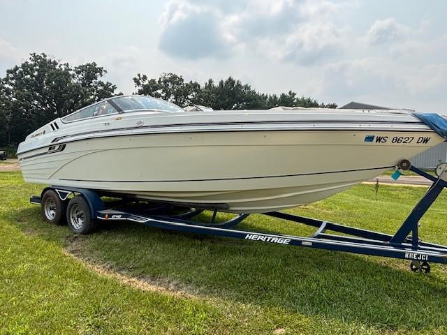 1996 Celebrity 240 Bowrider