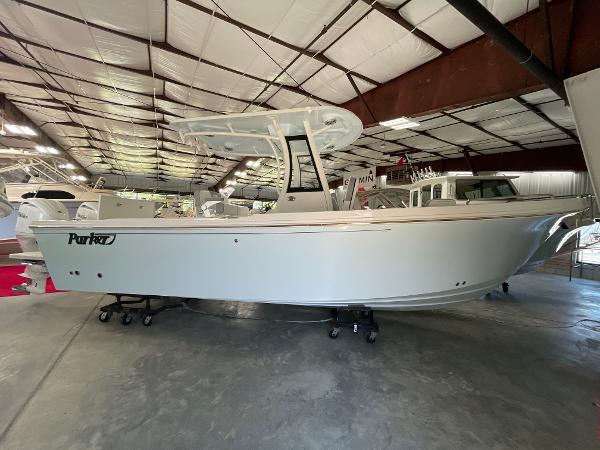 2025 Parker 2600 Center Console