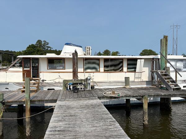 1964 Trumpy 75