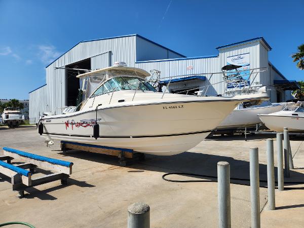 2003 Pursuit 3070 Offshore