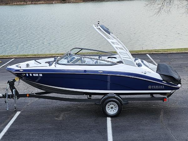2021 Yamaha Boats AR190