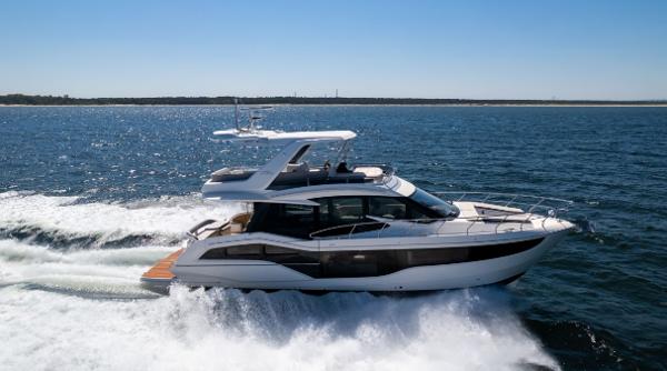 Galeon 500 Fly