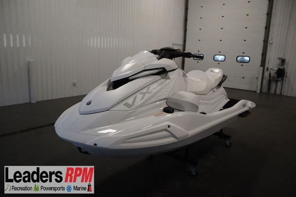 Yamaha WaveRunner VX Cruiser® Audio 2025 Yamaha WaveRunner VX Cruiser® Audio in a showroom, Leaders RPM branding visible.