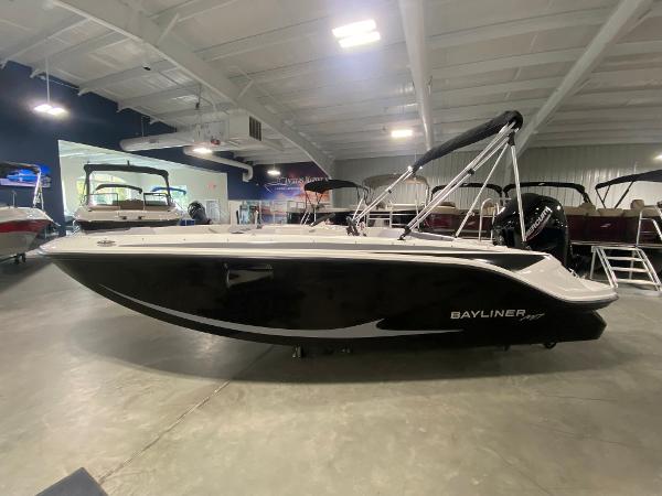 2024 Bayliner Element M17