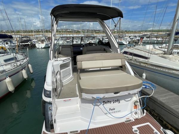 2014 Regal 28 Express