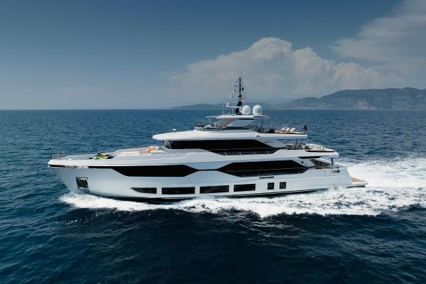 2025 Majesty 120