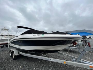 2016 Sea Ray SPX 210