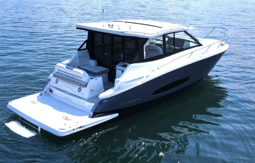 2021 Regal 36 Grande Coupe