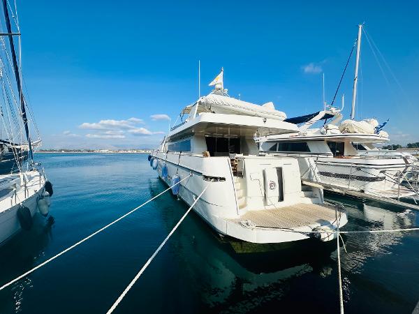 1996 Mochi Craft 90 Fitted with Fin Stabilizers