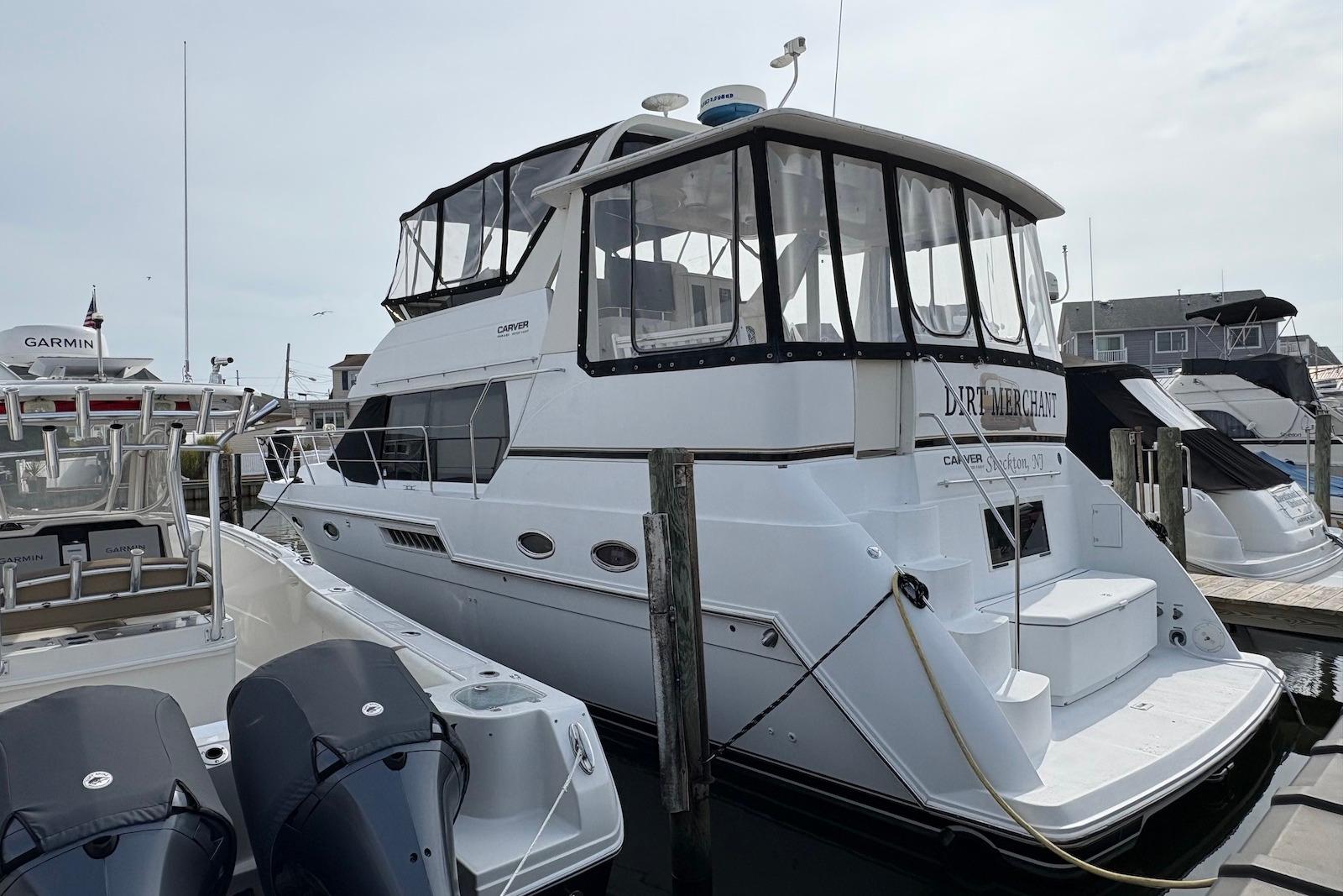 2002 Carver 406 Aft Cabin Motor Yacht