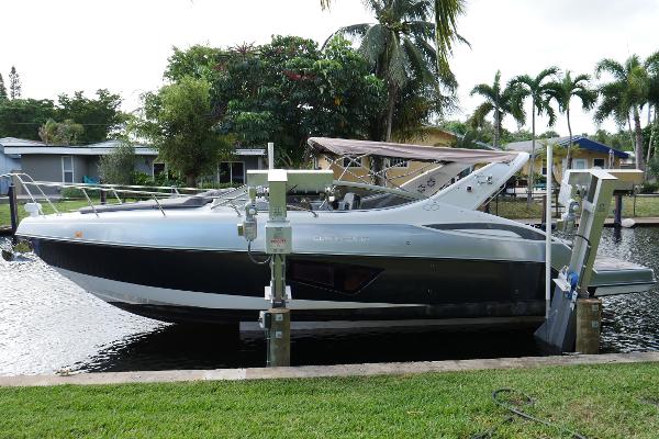 Schaefer 303 2019 Schaefer 303 - Exterior profile on lift