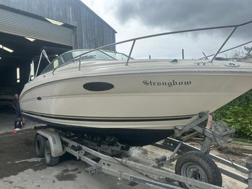 2005 Sea Ray 215 Weekender