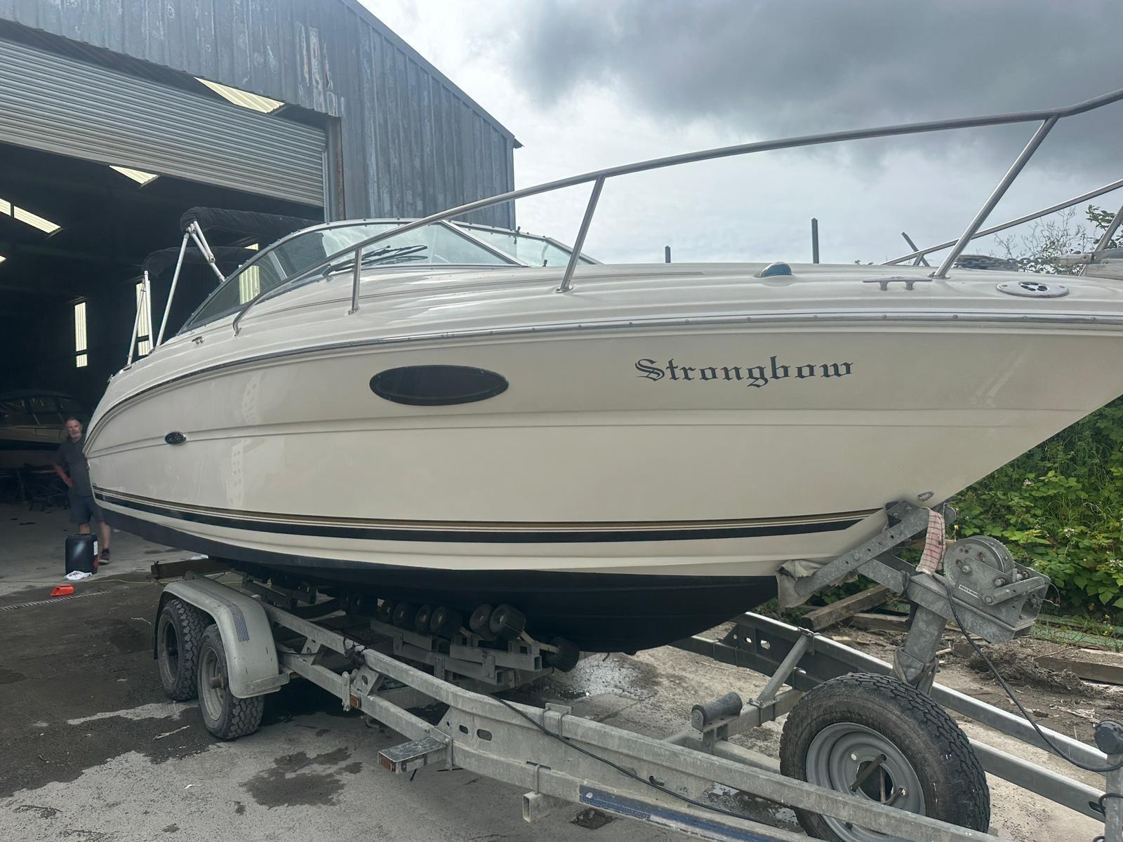 2005 Sea Ray 215 Weekender