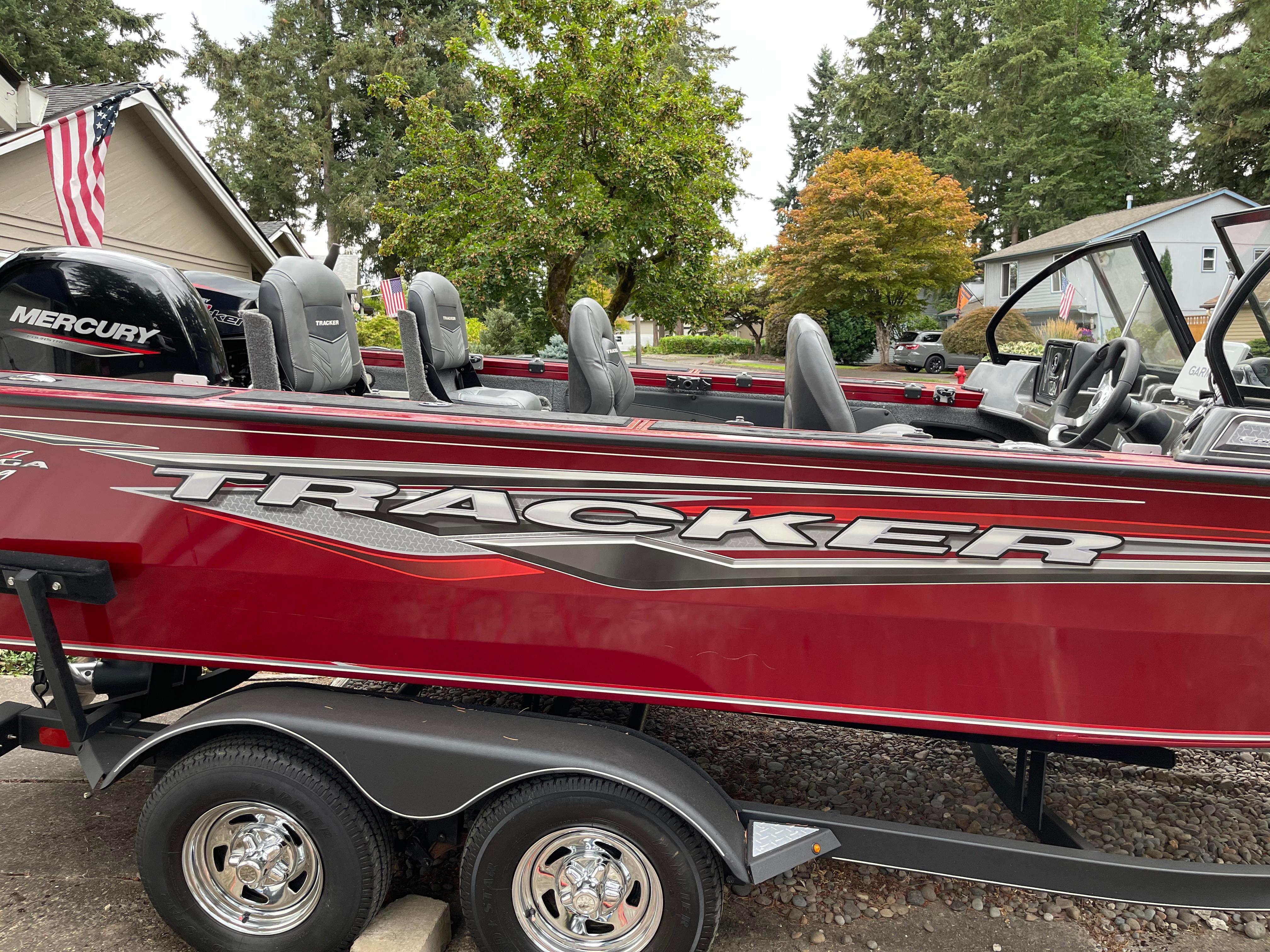 2020 Tracker Targa V-19 Combo