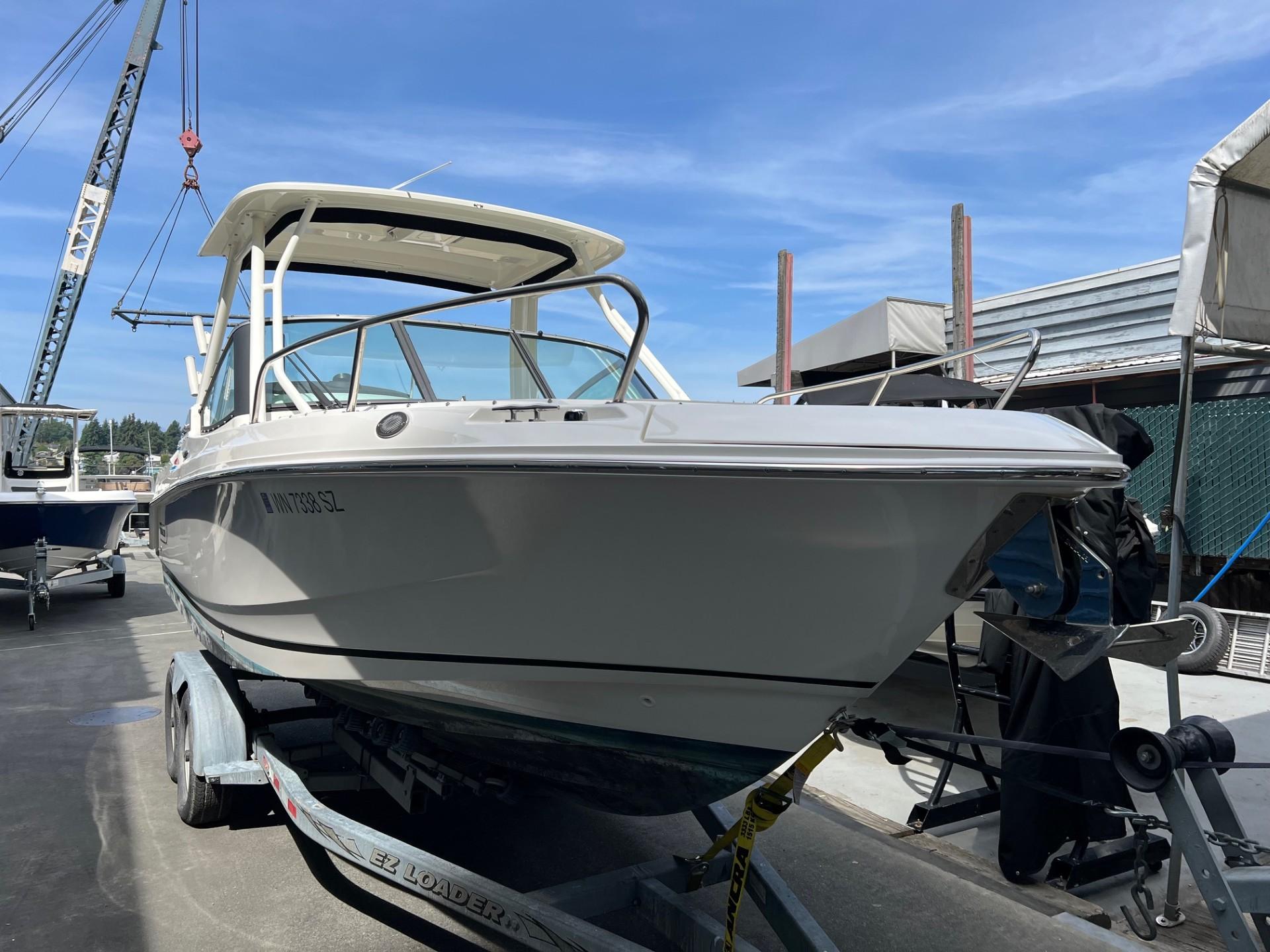 2022 Boston Whaler 240 Vantage