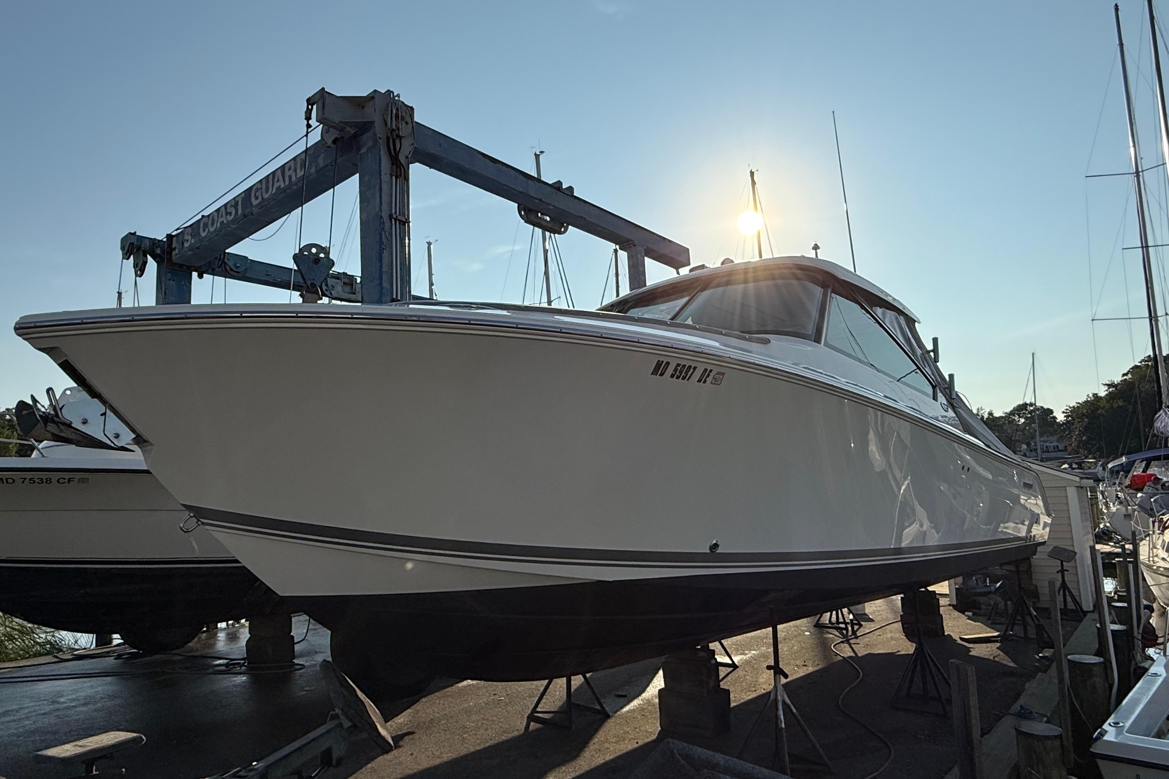2019 Pursuit DC 325 Dual Console