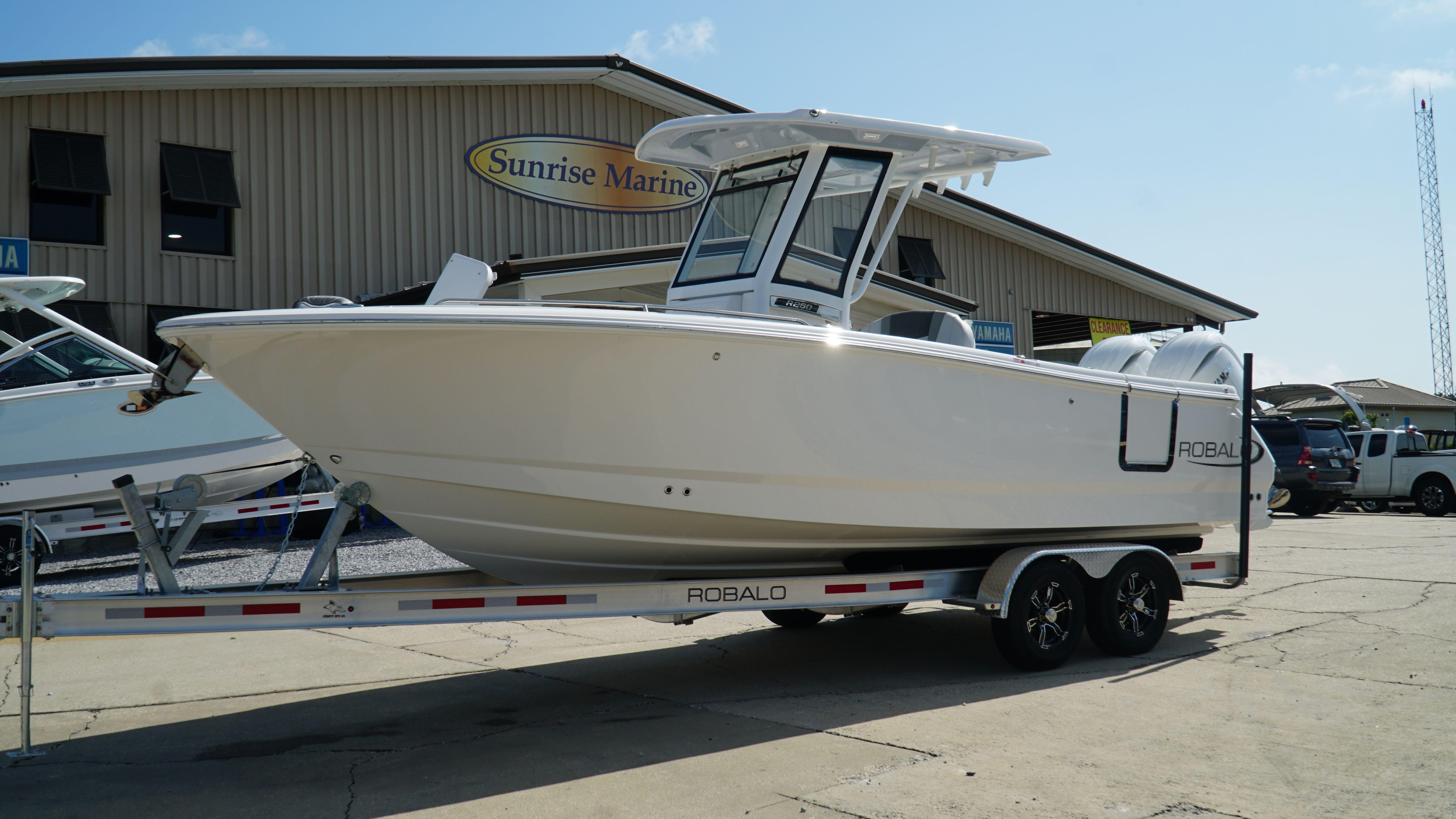 2025 Robalo 250 CC