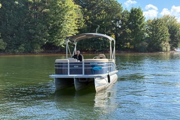 2023 Harris HCX 230 Stern Radius