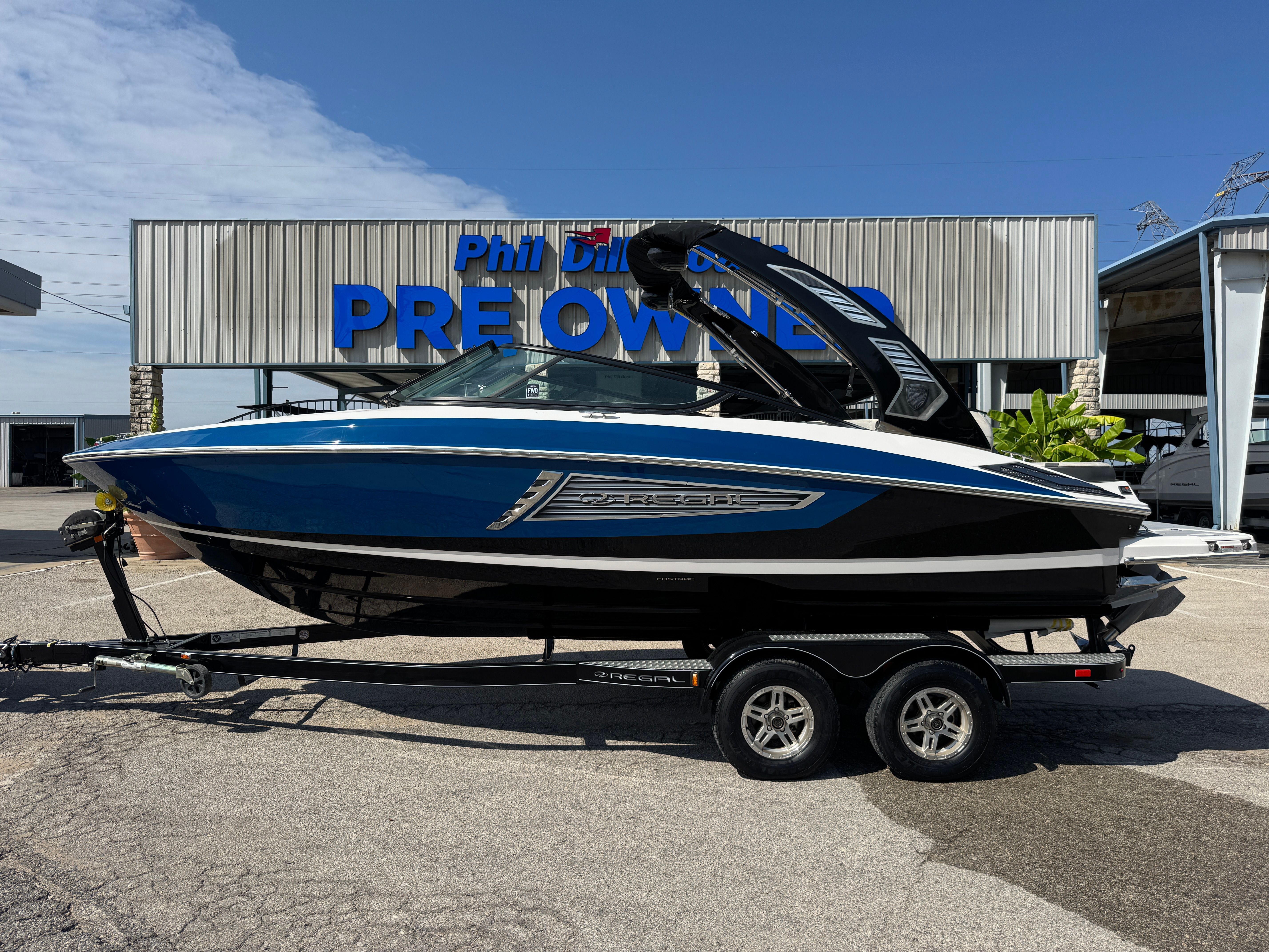 2018 Regal 2300 RX Surf