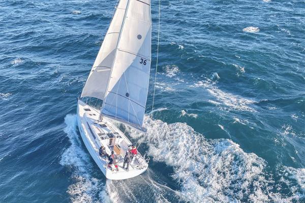 2025 Beneteau First 36