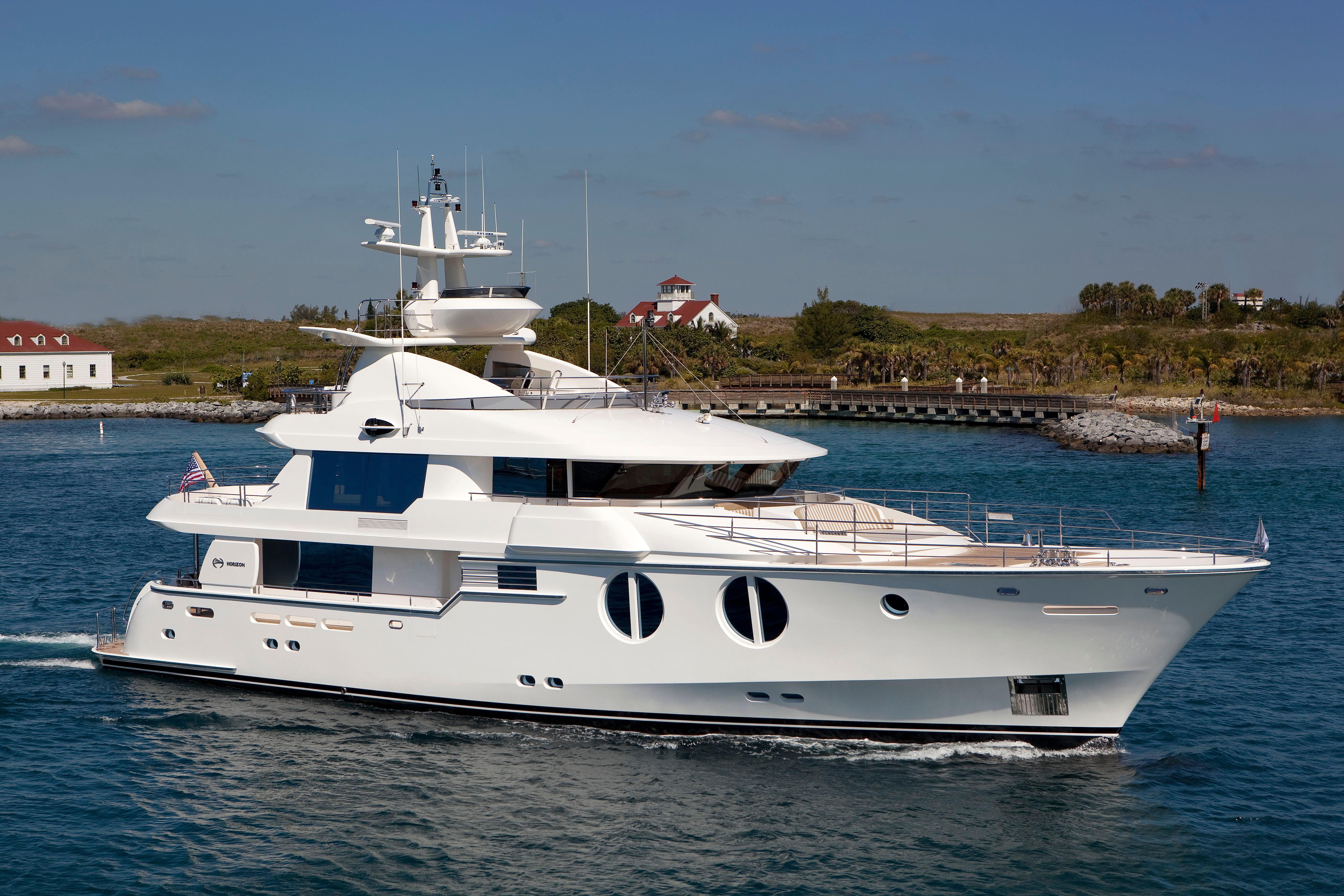 2011 Horizon CC105 Explorer