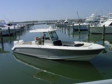 2017 Boston Whaler Outrage Center Console