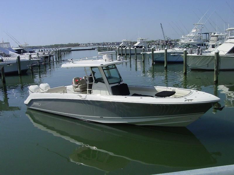 2017 Boston Whaler Outrage Center Console