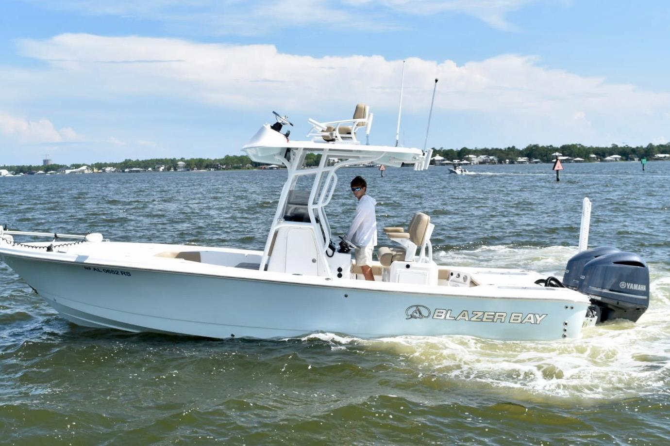 2021 Blazer Bay 2700 Hybrid Bay