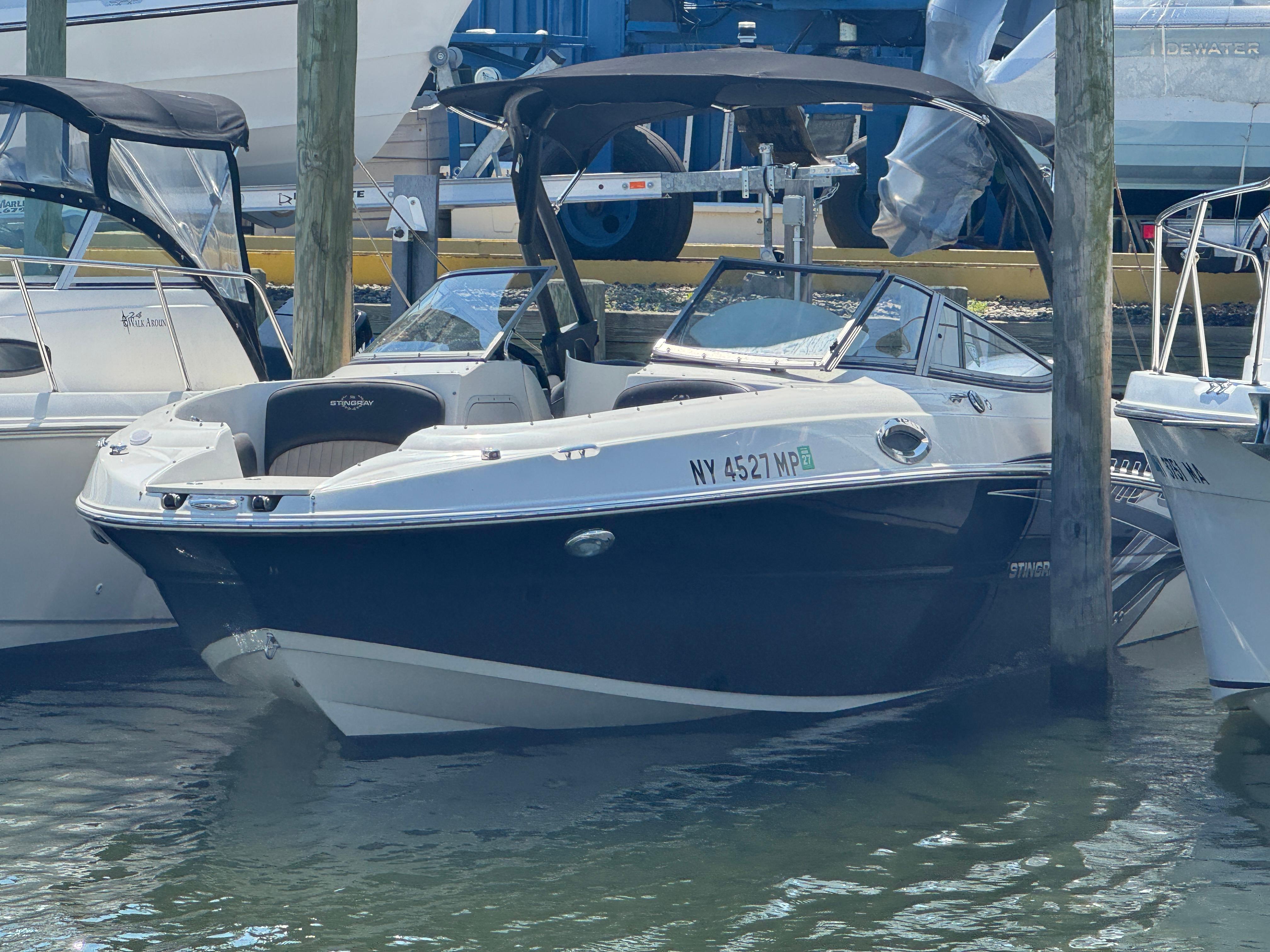 2019 Stingray 234 LR