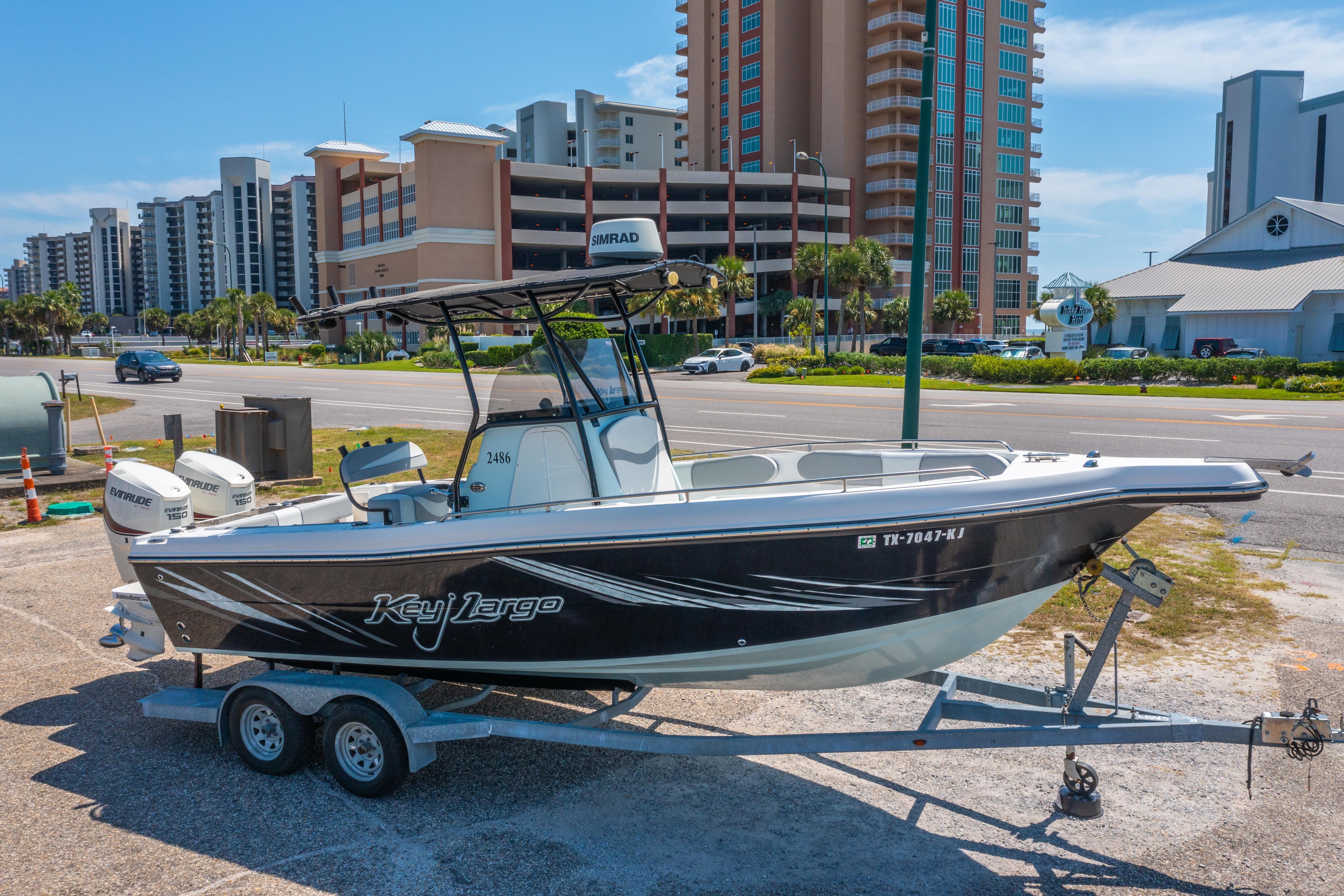 2017 Key Largo 2486 Center Console