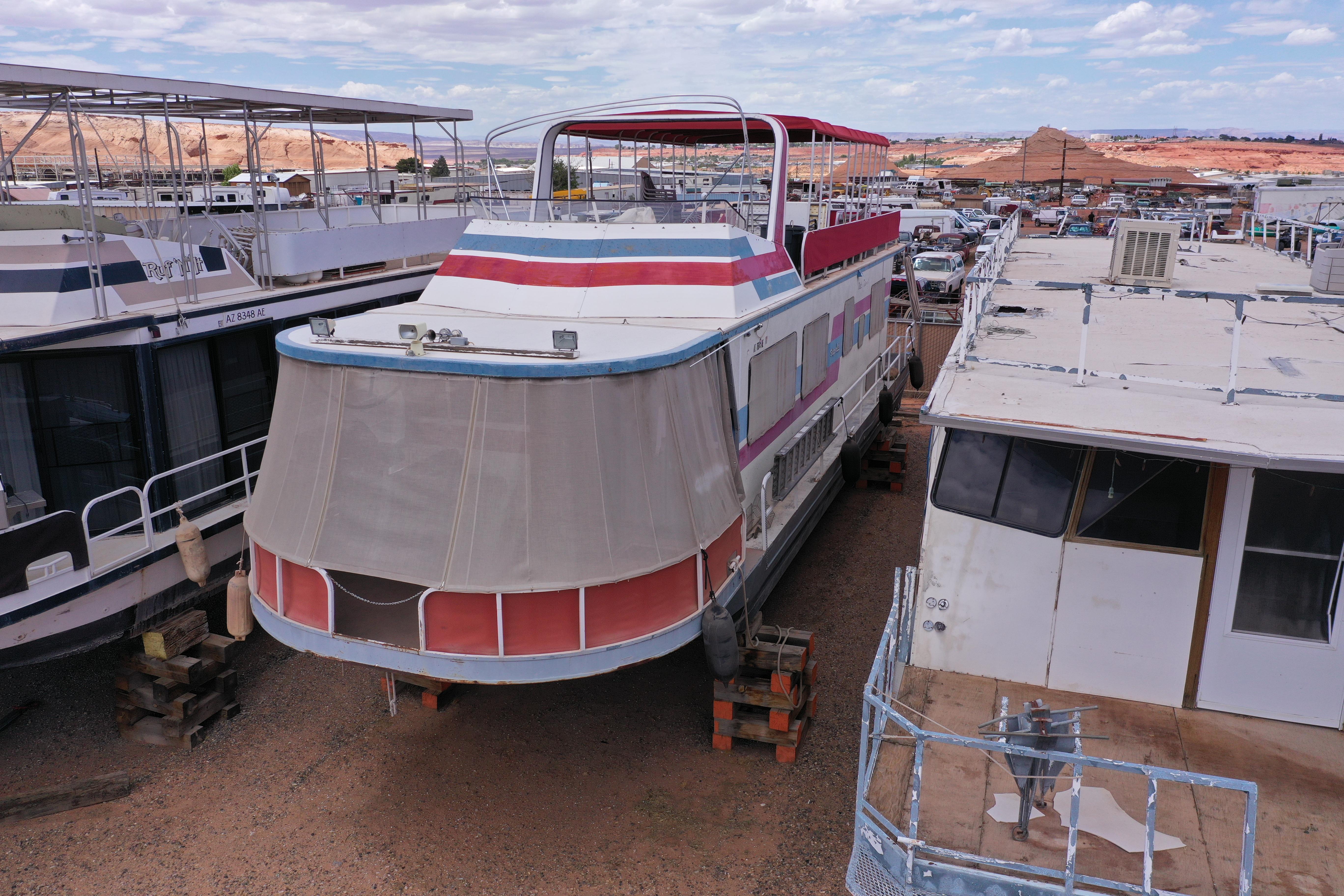 1986 Skipperliner Houseboat