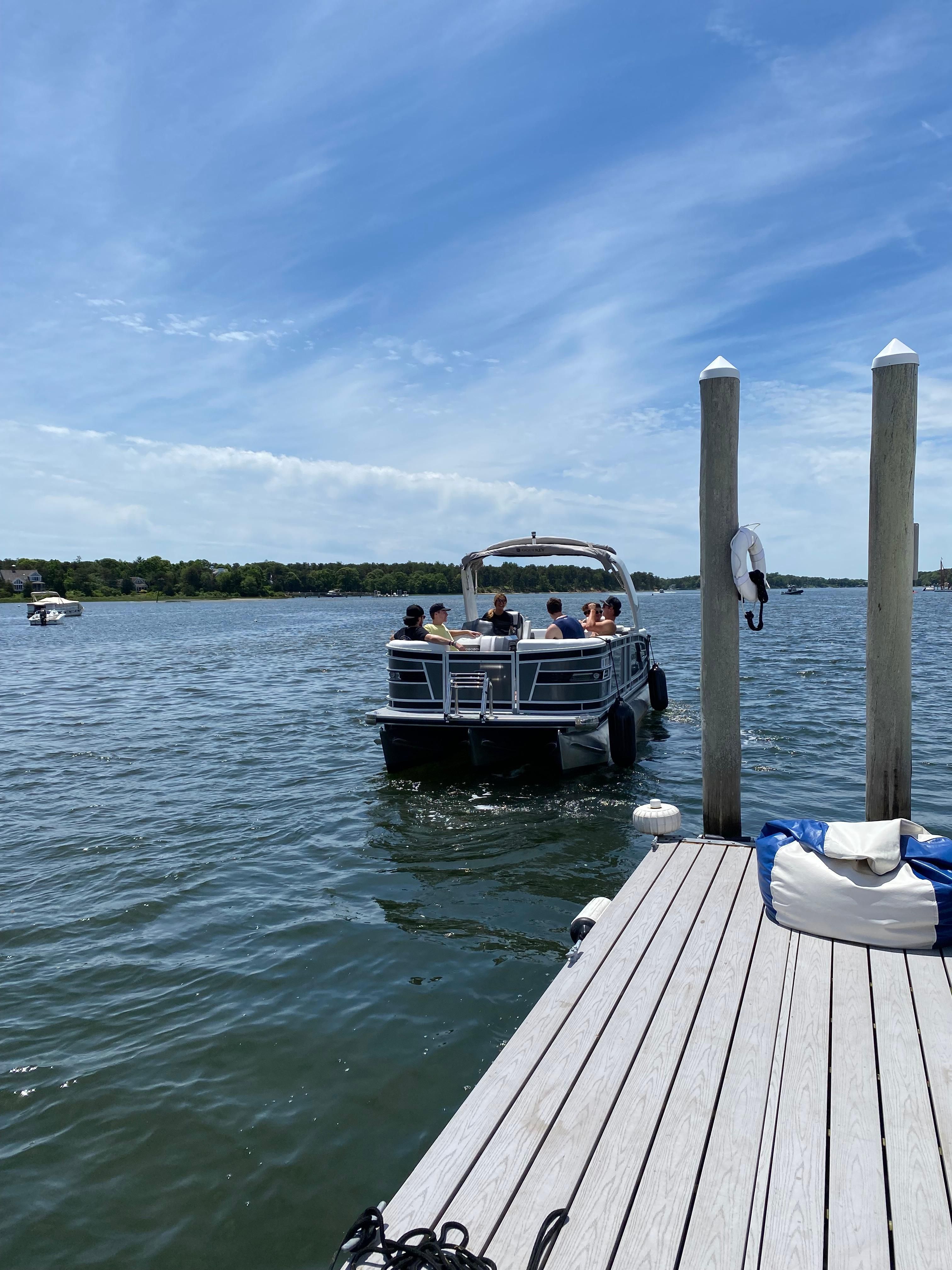 2022 Godfrey Aqua Patio Pontoon AP 255 ULC