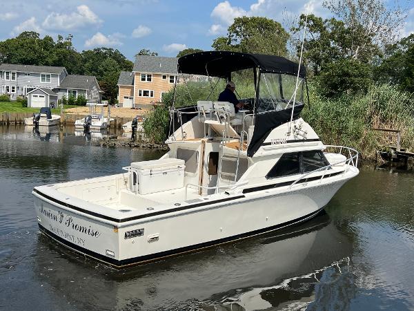Bertram 28 Flybridge CRUISER