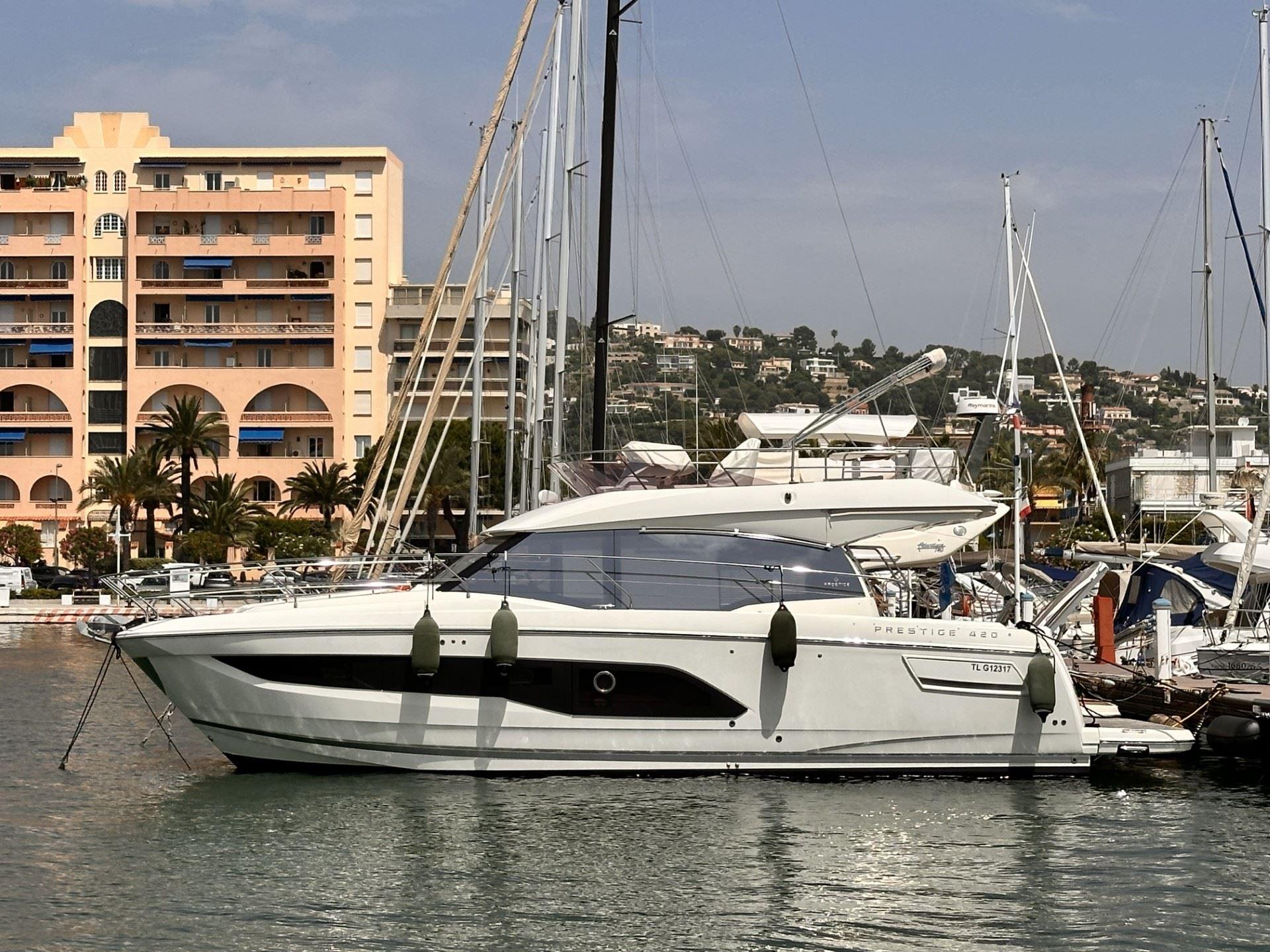 2020 Prestige 420 Fly