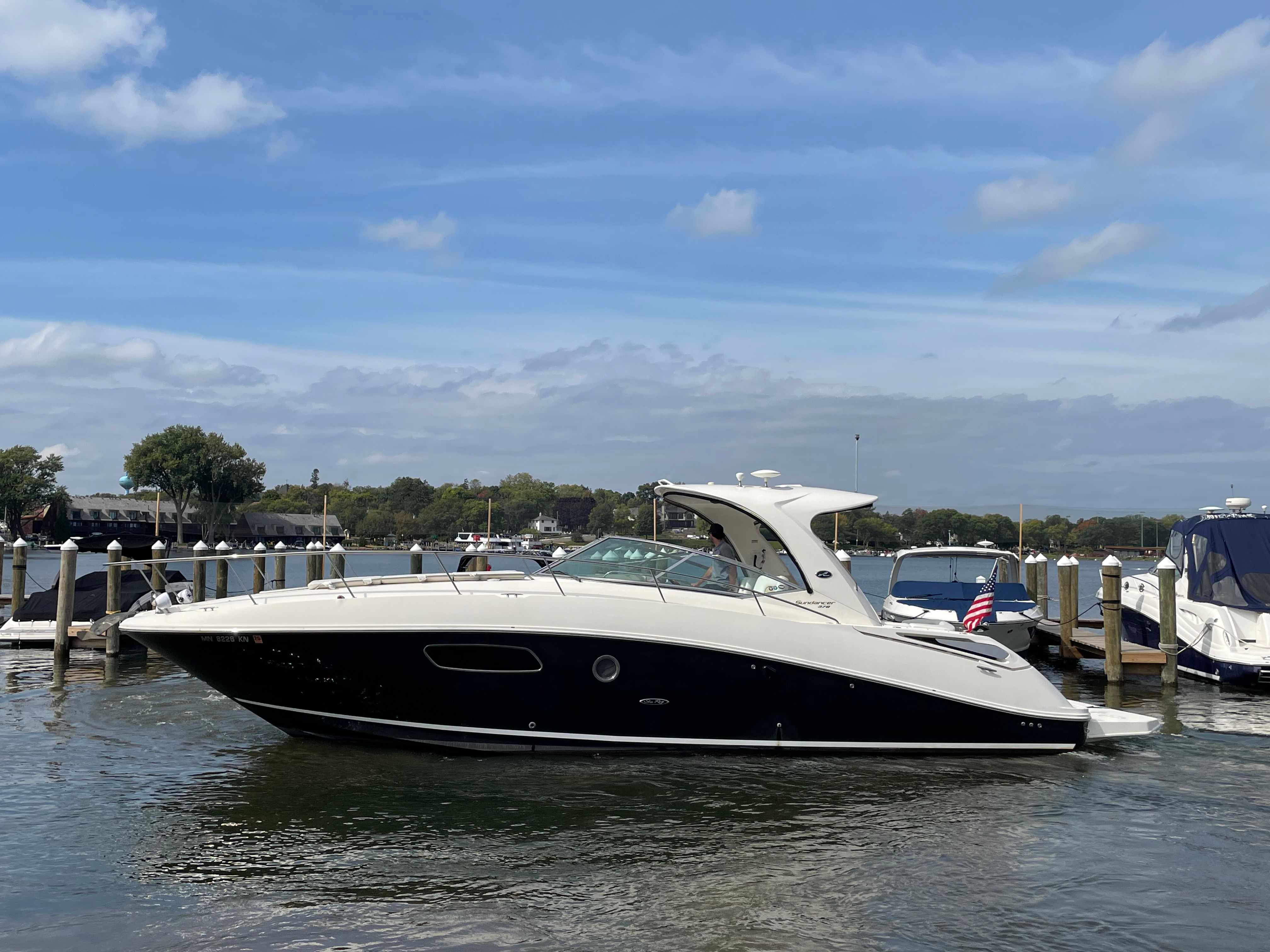 2009 Sea Ray 350 Sundancer