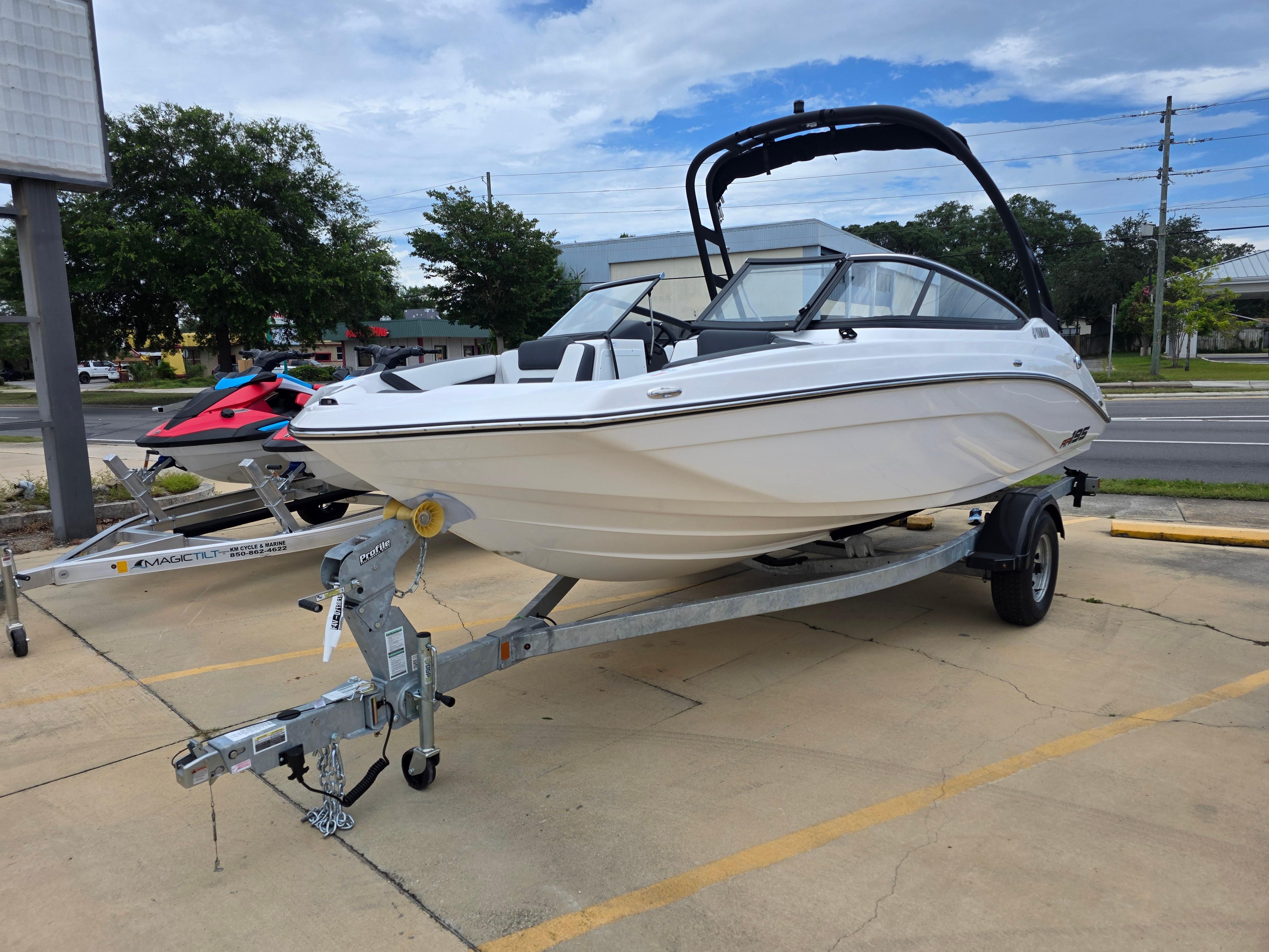 2025 Yamaha Boats AR195