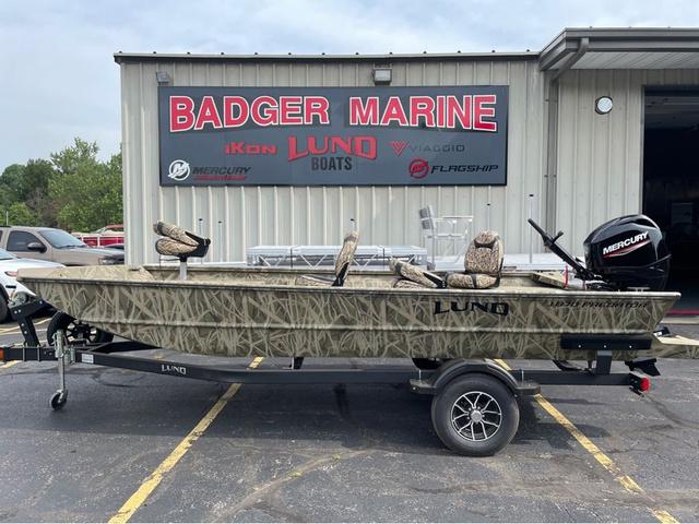 2025 Lund Predator 1870 Tiller
