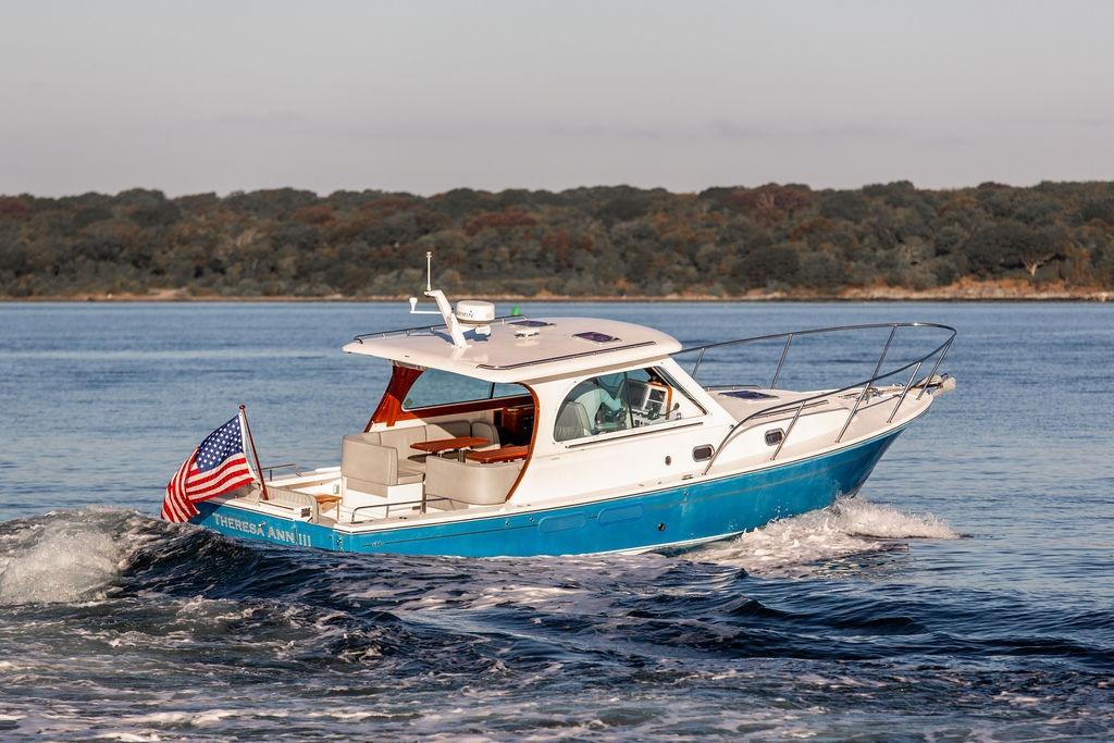 2012 Hunt Yachts Harrier 36 Express