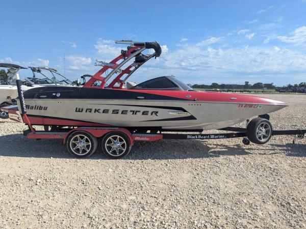 2014 Malibu Wakesetter 22 MXZ