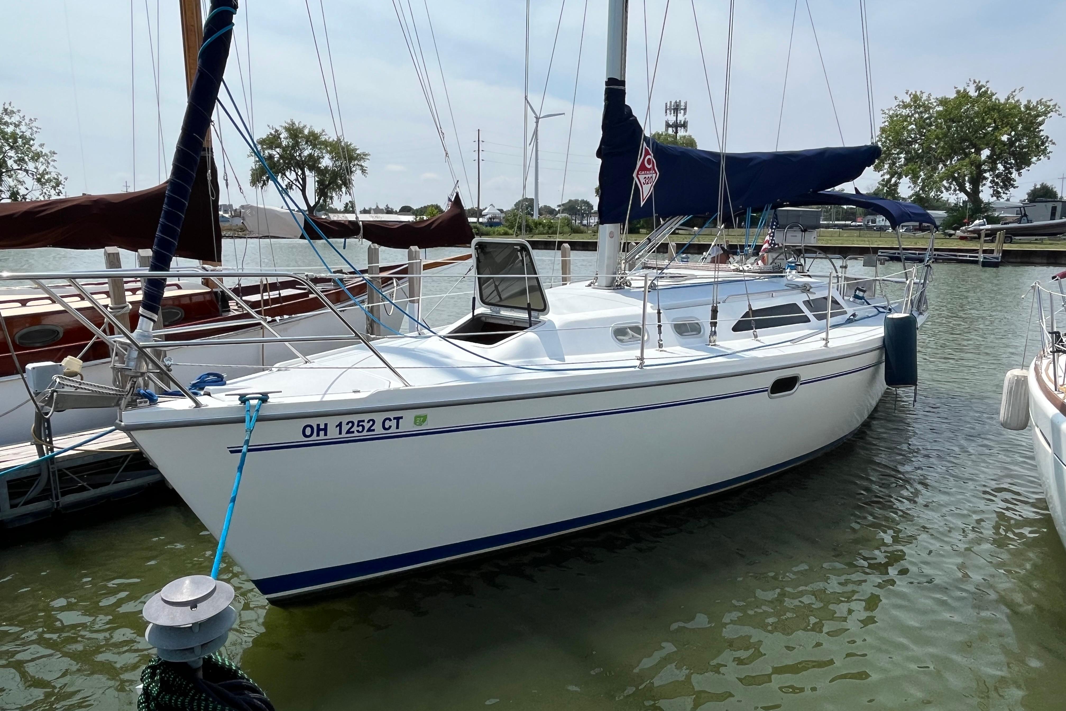 2000 Catalina 320