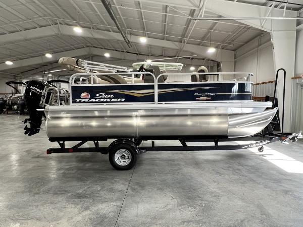 2023 Sun Tracker BASS BUGGY 16 XL SELECT, Cary North Carolina - Boats.com